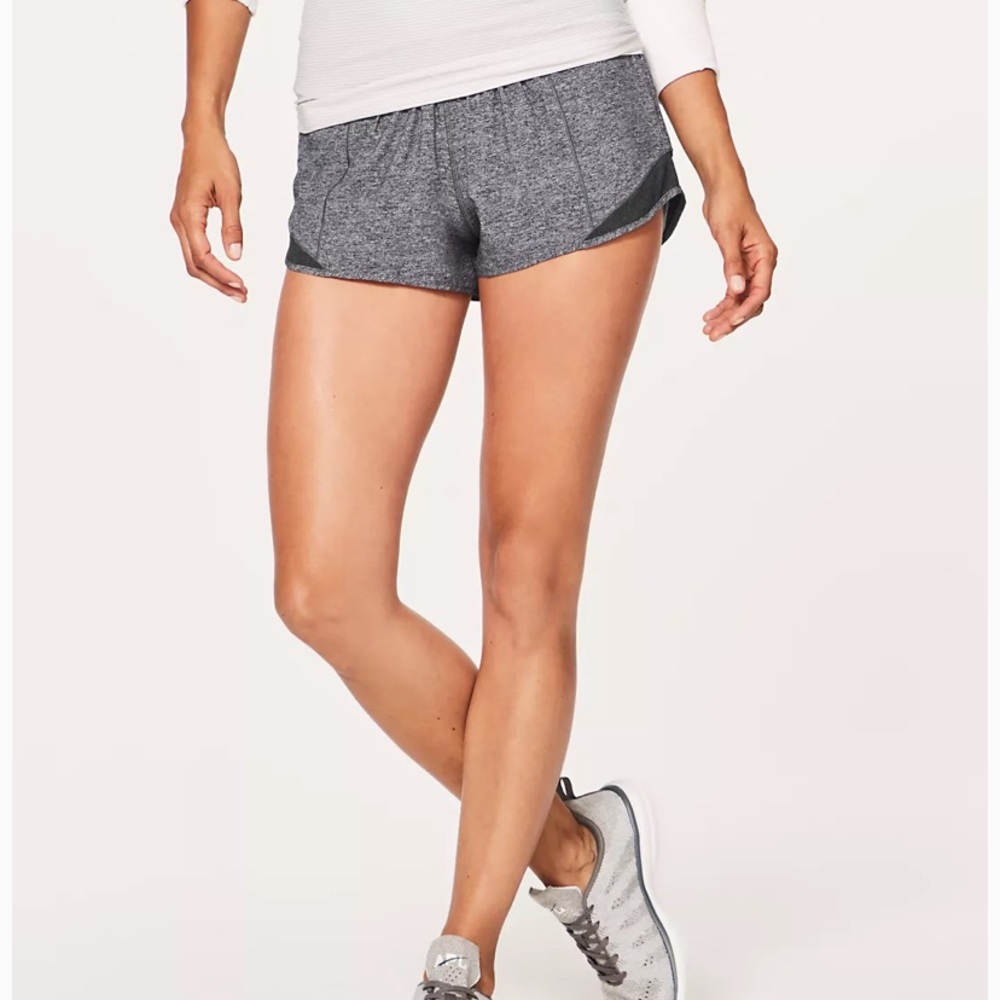 Lululemon hotty hot shorts 2.5 grey